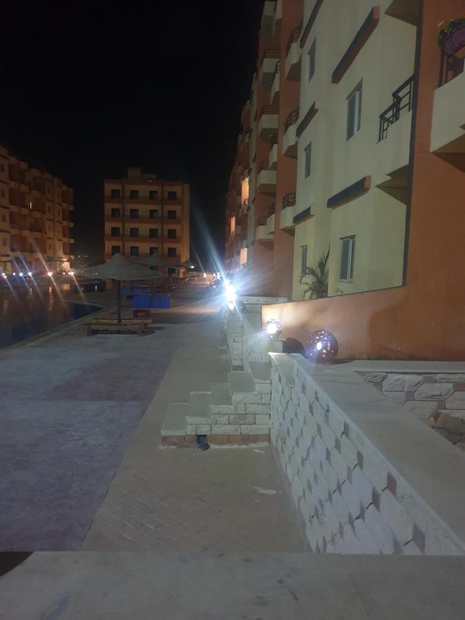 Shalihat Fndkia Llaaelat Bmntja Rital Vio Alsahl Alshmala Apartment El Alamein Exterior photo